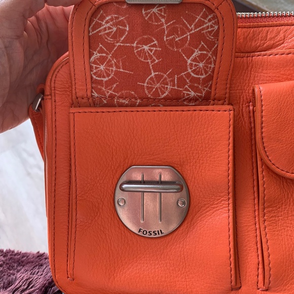 Fossil Leather Riley Crossbody - Picture 15 of 15